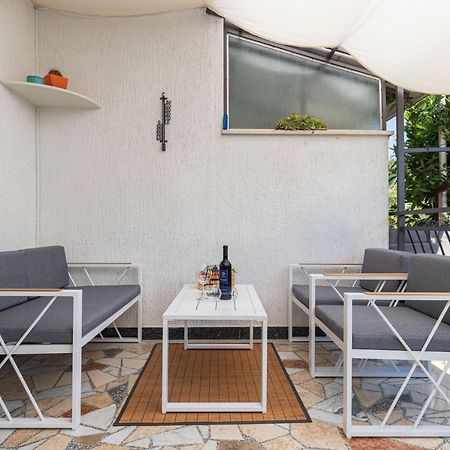 Cukerina Apartment With Whirpool & Sauna Пореч Екстериор снимка