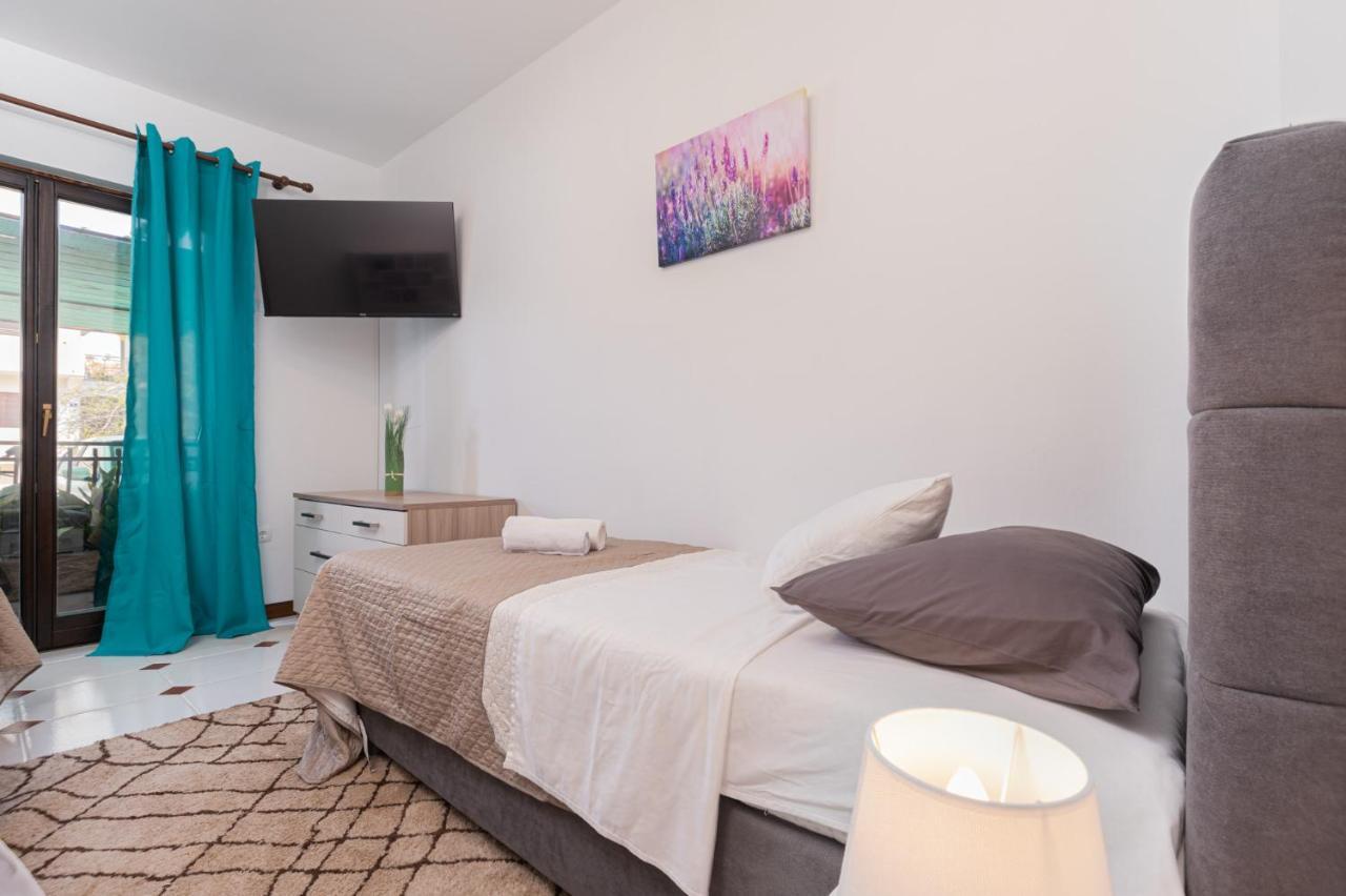 Cukerina Apartment With Whirpool & Sauna Пореч Екстериор снимка