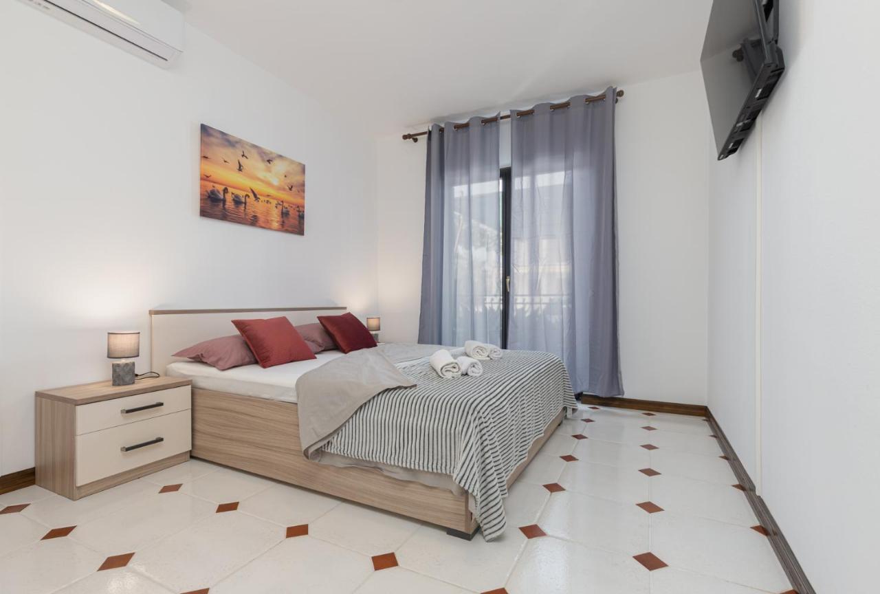 Cukerina Apartment With Whirpool & Sauna Пореч Екстериор снимка