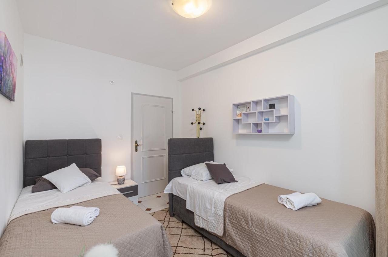 Cukerina Apartment With Whirpool & Sauna Пореч Екстериор снимка