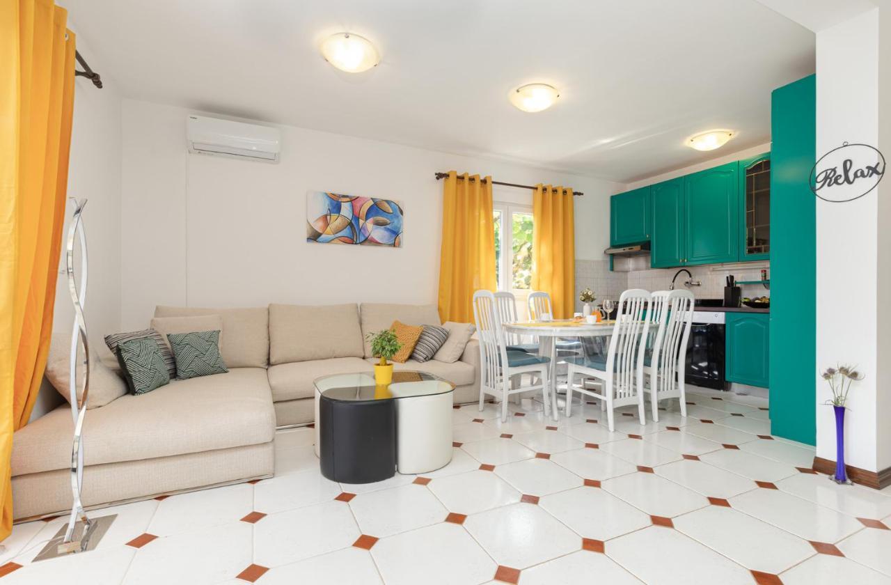 Cukerina Apartment With Whirpool & Sauna Пореч Екстериор снимка